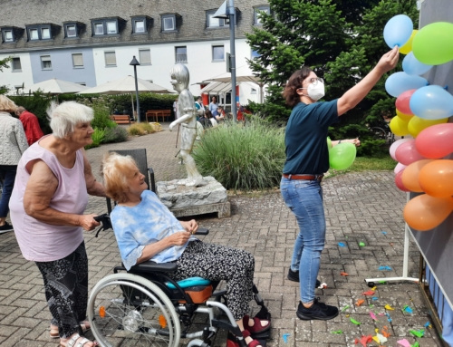 AWO SZ Koblenz: Kirmesstände und gemütliches Beisammensein beim Sommerfest